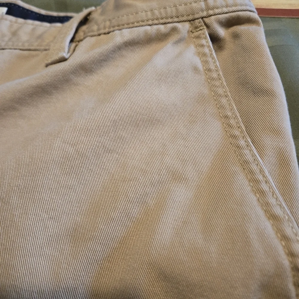 IZOD Saltwater Chino Shorts Men’s 42 Tan Classic Cotton Flat Front 4 Pocket 2016